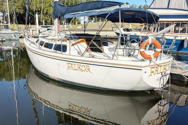 Falkor 30ft Catalina Yacht For Sale