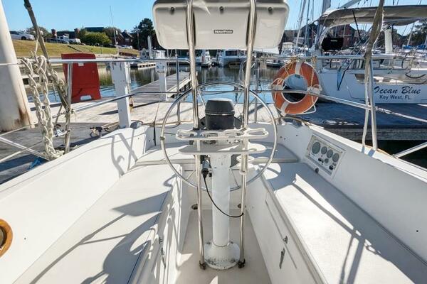 Falkor 30ft Catalina Yacht For Sale
