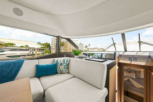 Prestige 460 Fly Yacht For Sale
