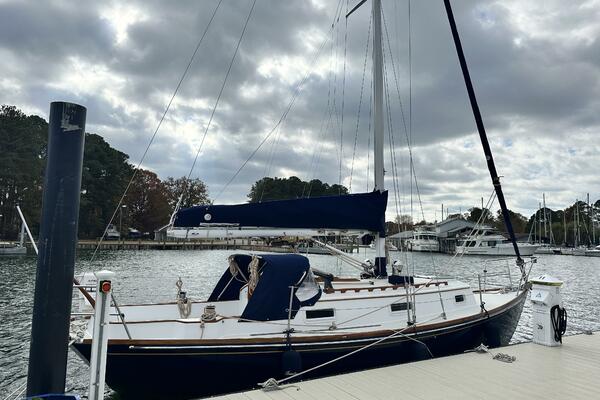 28ft Morris Yacht For Sale