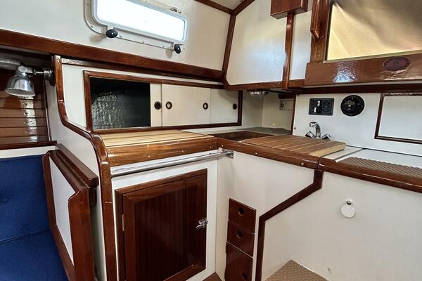 28ft Morris Yacht For Sale