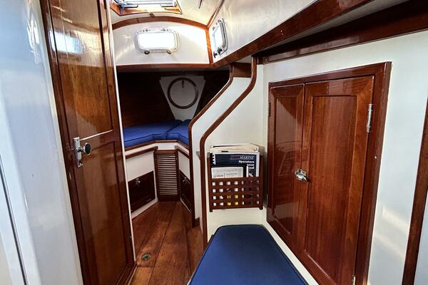 28ft Morris Yacht For Sale