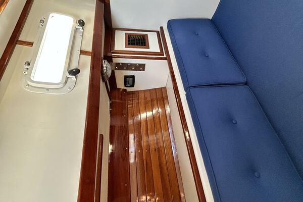 28ft Morris Yacht For Sale