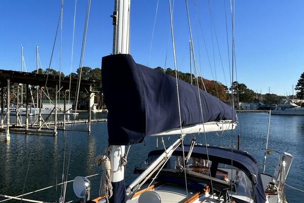 28ft Morris Yacht For Sale