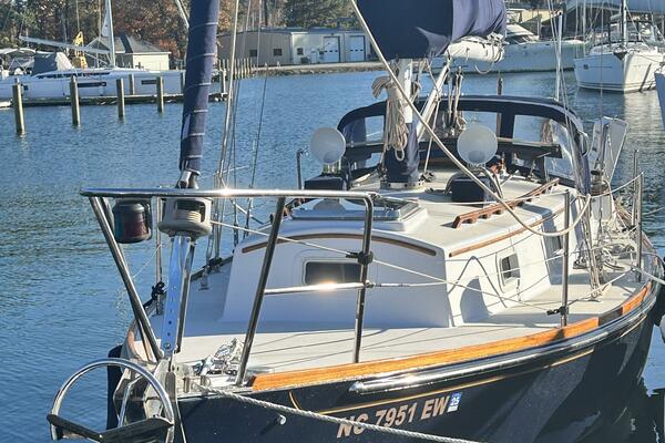 28ft Morris Yacht For Sale