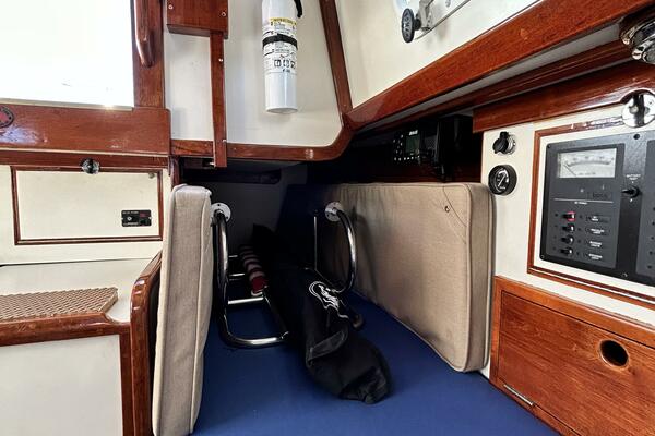 28ft Morris Yacht For Sale