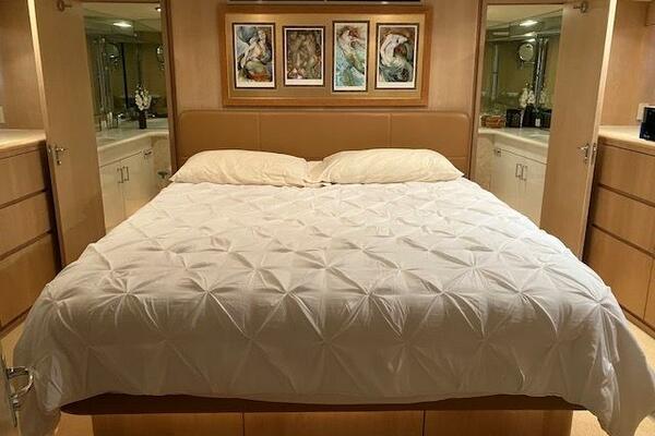 CARRY ON 70ft Hatteras Yacht For Sale
