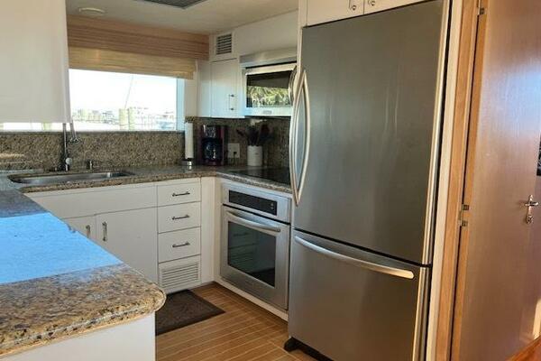 CARRY ON 70ft Hatteras Yacht For Sale