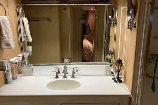 CARRY ON 70ft Hatteras Yacht For Sale
