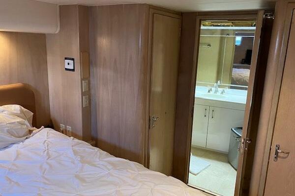 CARRY ON 70ft Hatteras Yacht For Sale