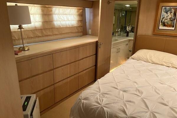 CARRY ON 70ft Hatteras Yacht For Sale