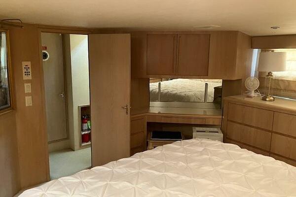 CARRY ON 70ft Hatteras Yacht For Sale