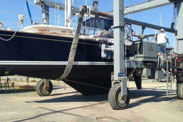 Photo of the 1986 Endeavour 42 CC