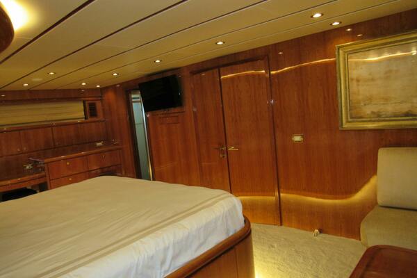 SANCTUARY 100ft Hargrave Yacht For Sale