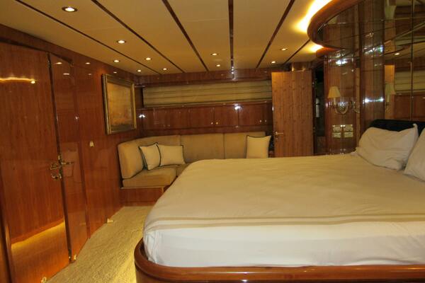 SANCTUARY 100ft Hargrave Yacht For Sale
