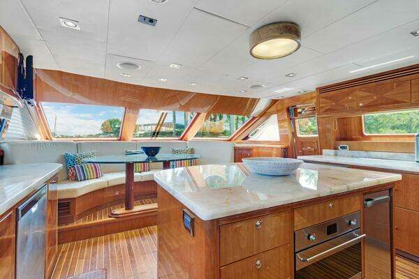 Hargrave Capri Skylounge Yacht For Sale