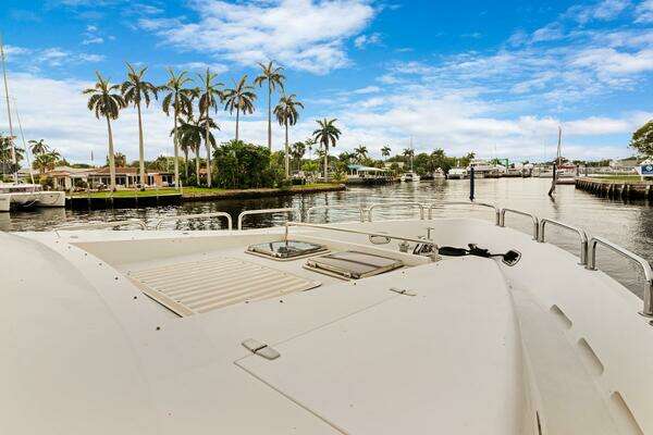 Hargrave Capri Skylounge Yacht For Sale