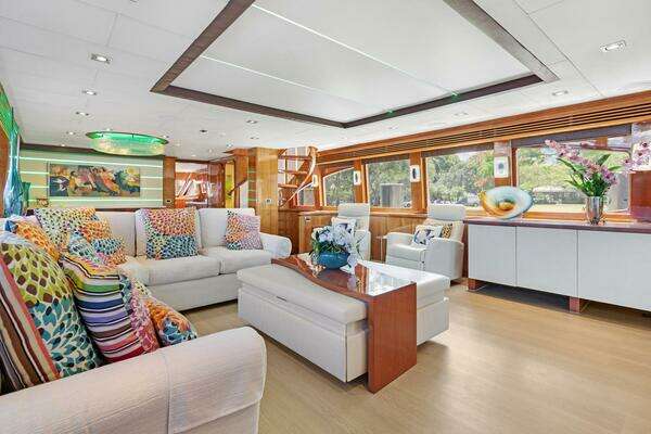 Hargrave Capri Skylounge Yacht For Sale