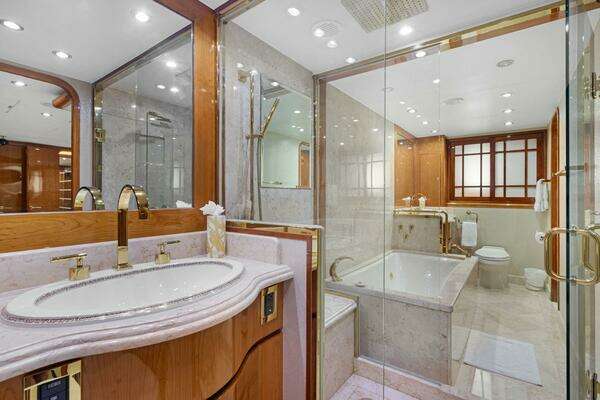 Hargrave Capri Skylounge Yacht For Sale