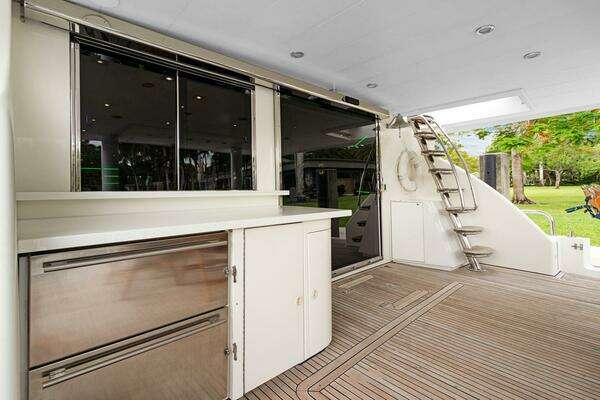 Hargrave Capri Skylounge Yacht For Sale