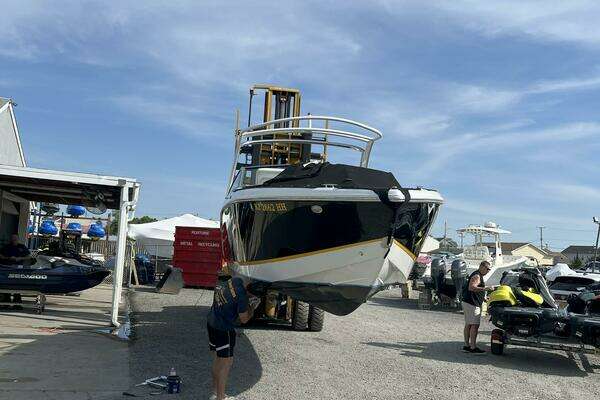 27ft Cobalt Yacht For Sale