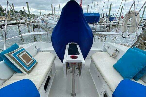 Photo of the 1998 Catalina 42