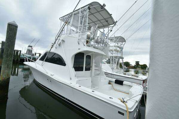Photo of the 2001 Luhrs 340 Convertible "Lunes"