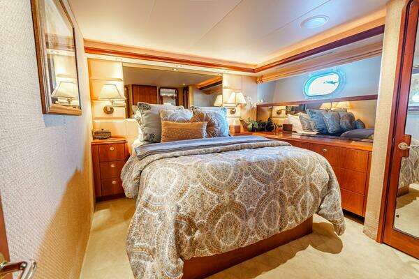 Westport Cockpit Motor Yacht Yacht For Sale