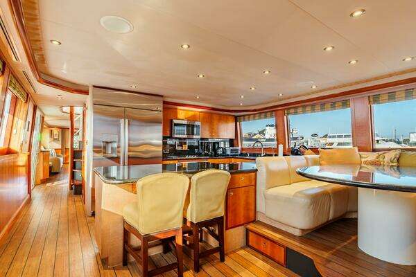 Westport Cockpit Motor Yacht Yacht For Sale