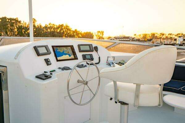 Westport Cockpit Motor Yacht Yacht For Sale