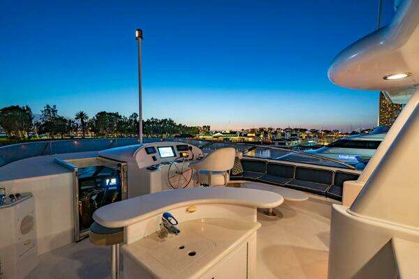Westport Cockpit Motor Yacht Yacht For Sale