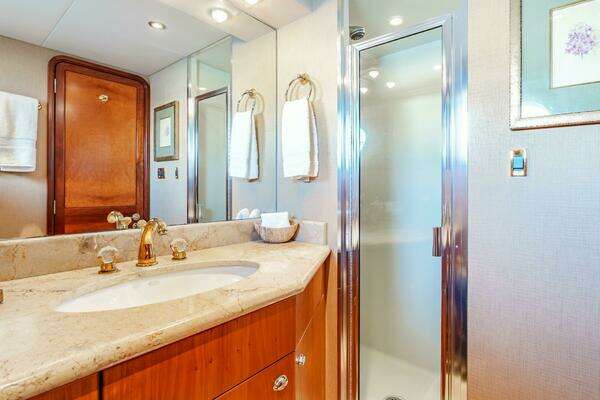Westport Cockpit Motor Yacht Yacht For Sale