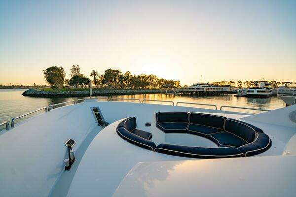 Westport Cockpit Motor Yacht Yacht For Sale