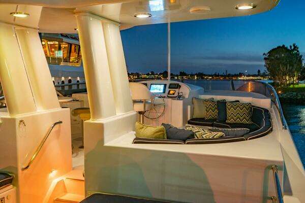 Westport Cockpit Motor Yacht Yacht For Sale