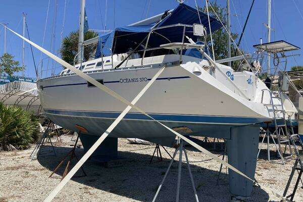 Photo of the 1993 Beneteau 