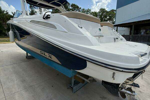 Photo of the 2014 Sea Ray 270 SLX