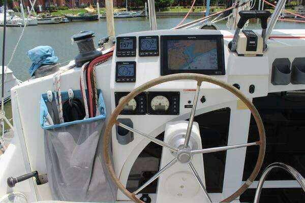 Lagoon 380 Yacht For Sale