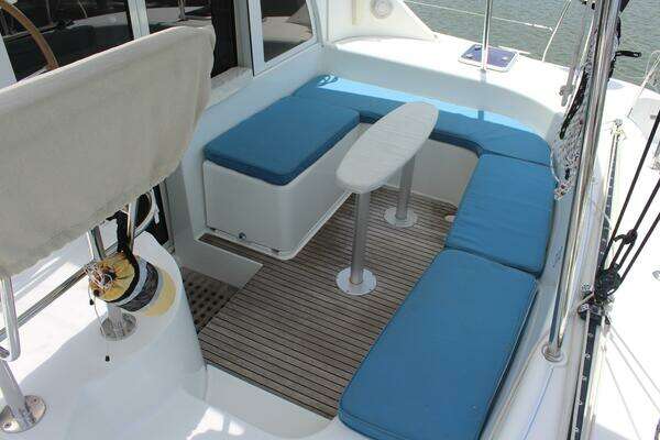 Lagoon 380 Yacht For Sale