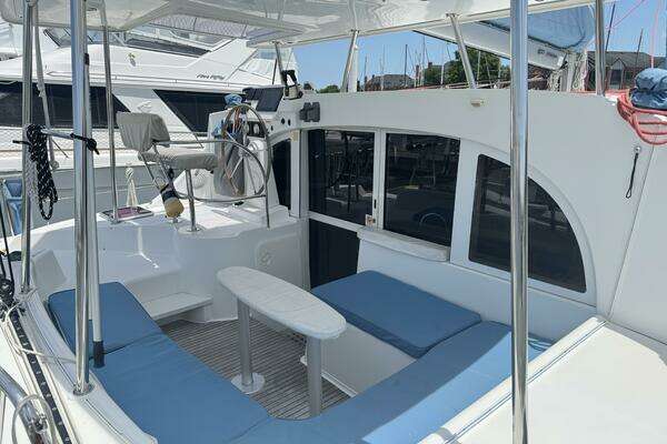 Lagoon 380 Yacht For Sale