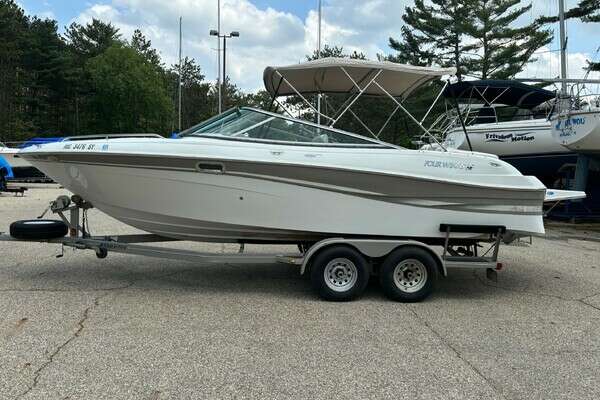 24-ft-Four Winns-2003-240 Horizon-Holland Michigan United States yacht for sale