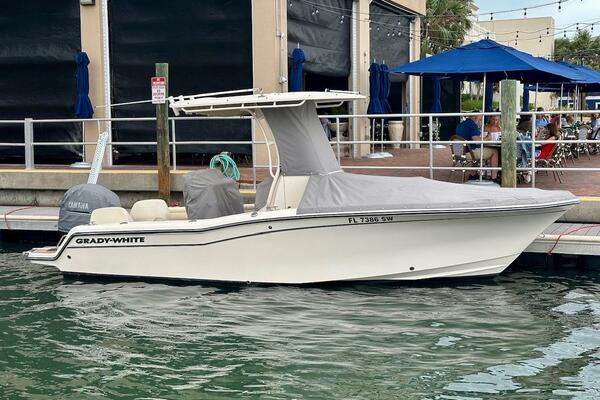 23ft Grady White Yacht For Sale
