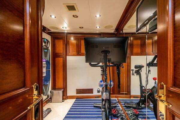 RISK AND REWARD 120ft Crescent Yacht For Sale