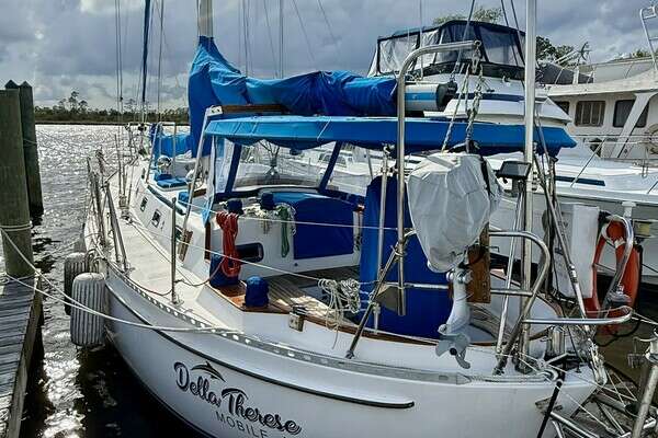 42-ft-Tayana-1986-Vancouver 42-DELLA THERESE New Bern North Carolina United States  yacht for sale