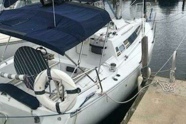 Photo of the 1988 Beneteau First 285