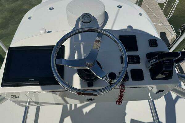 SeaVee 390B Center Console Yacht For Sale