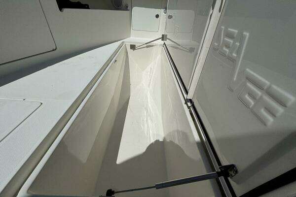 SeaVee 390B Center Console Yacht For Sale