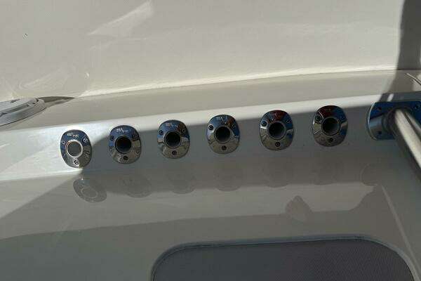 SeaVee 390B Center Console Yacht For Sale