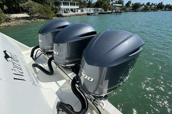 SeaVee 390B Center Console Yacht For Sale