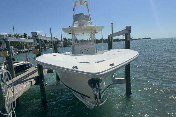 SeaVee 390B Center Console Yacht For Sale