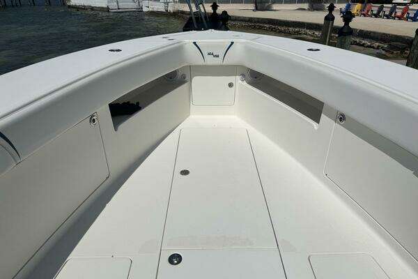 SeaVee 390B Center Console Yacht For Sale